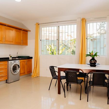 Praia Guest House Екстериор снимка