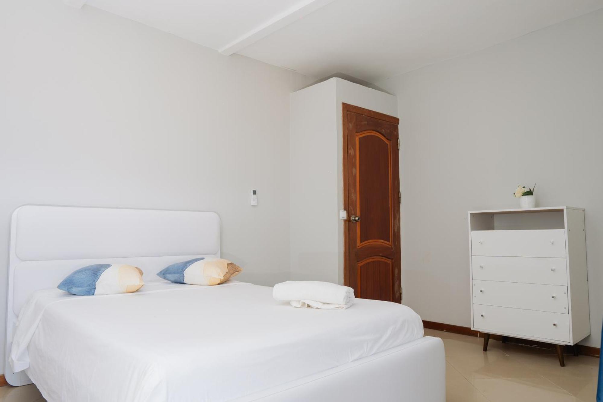 Praia Guest House Екстериор снимка