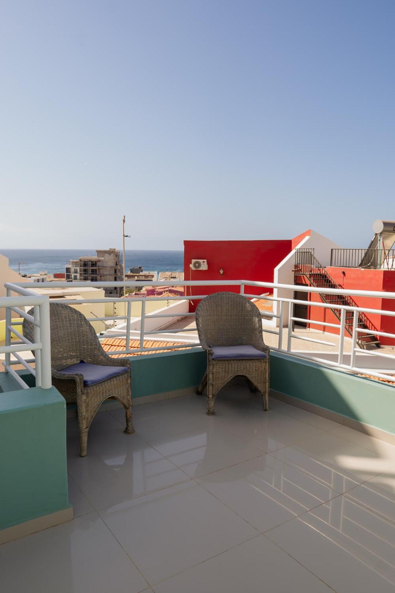 Praia Guest House Екстериор снимка