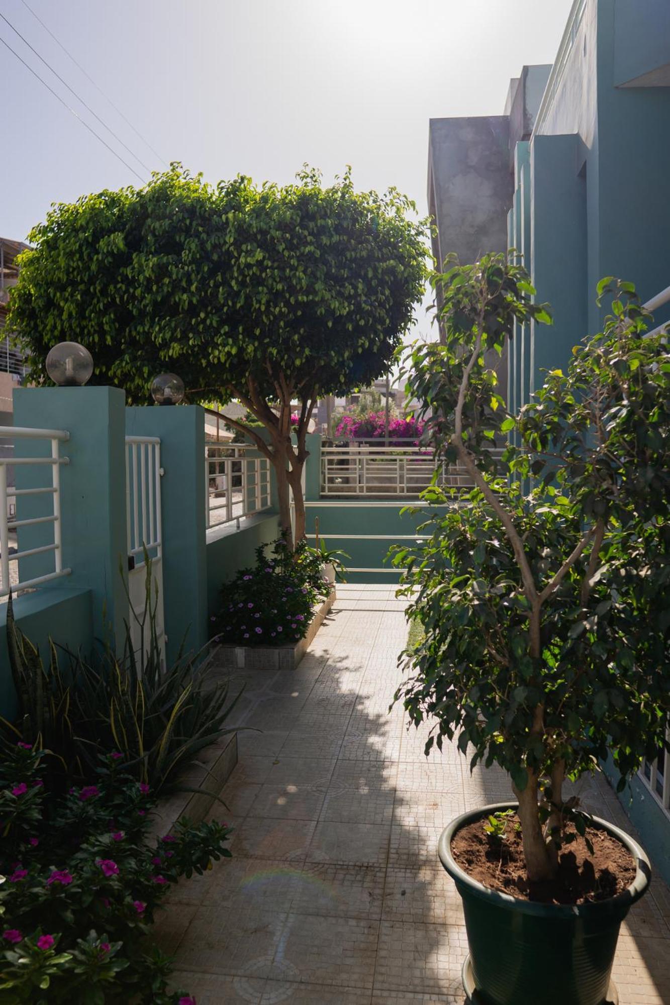 Praia Guest House Екстериор снимка