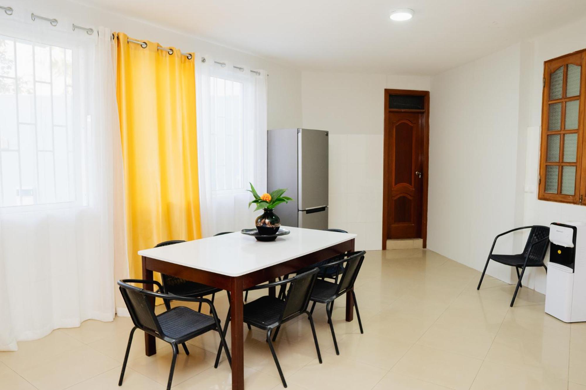 Praia Guest House Екстериор снимка