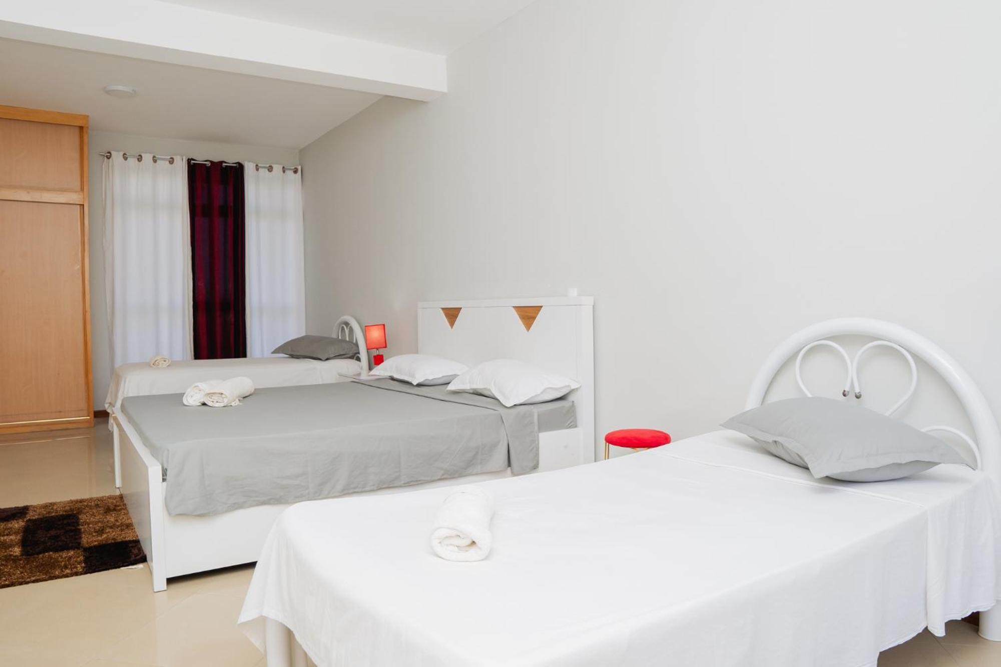 Praia Guest House Екстериор снимка